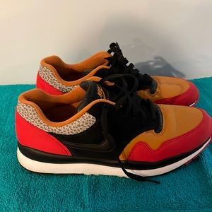 Nike Air Safari size 10.  All leather. In near perfect condition!